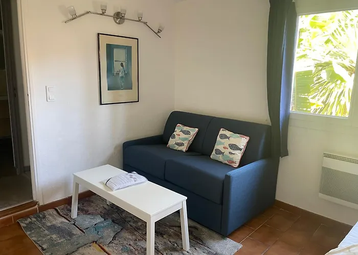 Les Deux Mas